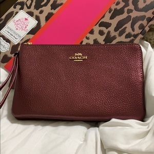 Coach Leather Wristlet - Metallic Wine 🤍